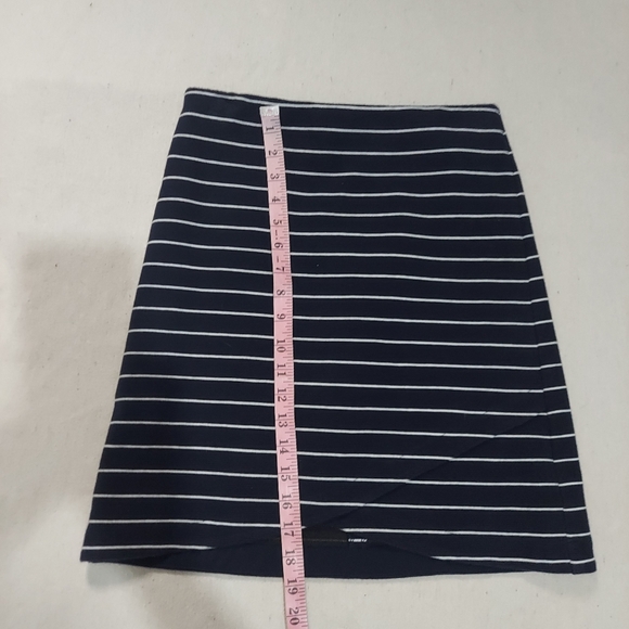 LOFT navy blue& white striped skirt crossover front textured elastic waist Sz XS - Picture 8 of 10